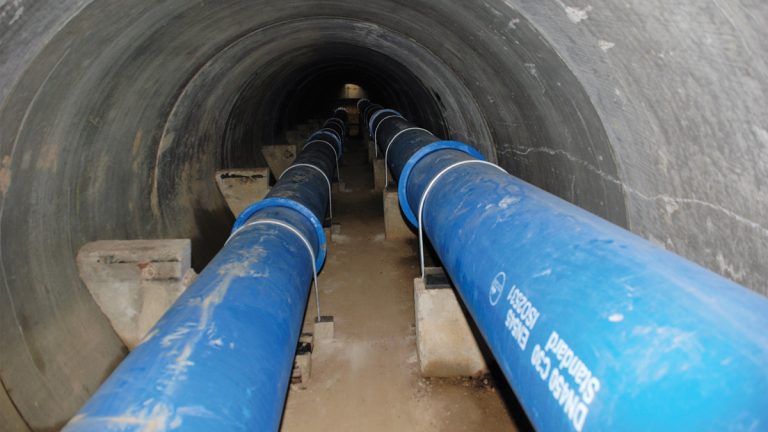 New 450mm ductile iron mains with new mild steel straps - Courtesy of South East Water