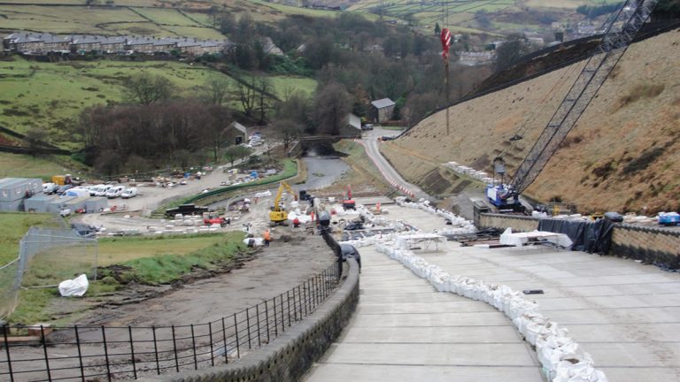 Casting of the new spillway - Courtesy of MMB
