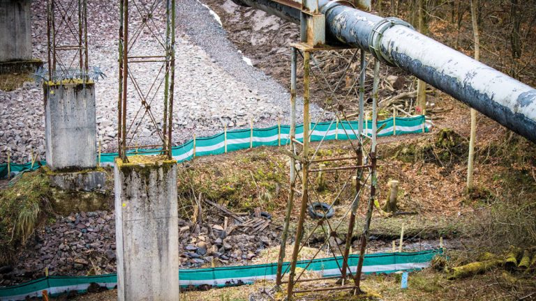 Deformed pipe bridge tower - Courtesy of aBV