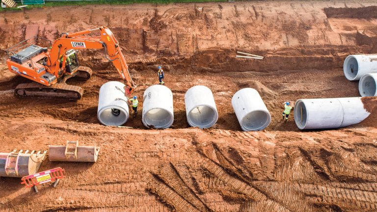 Offloading of 1800mm diameter CPM concrete pipes - Courtesy of Severn Trent Water