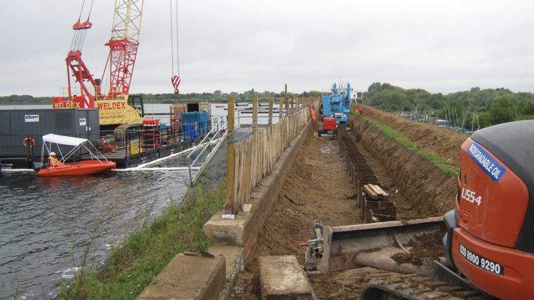 Long view of piling rig - Courtesy of eight2O