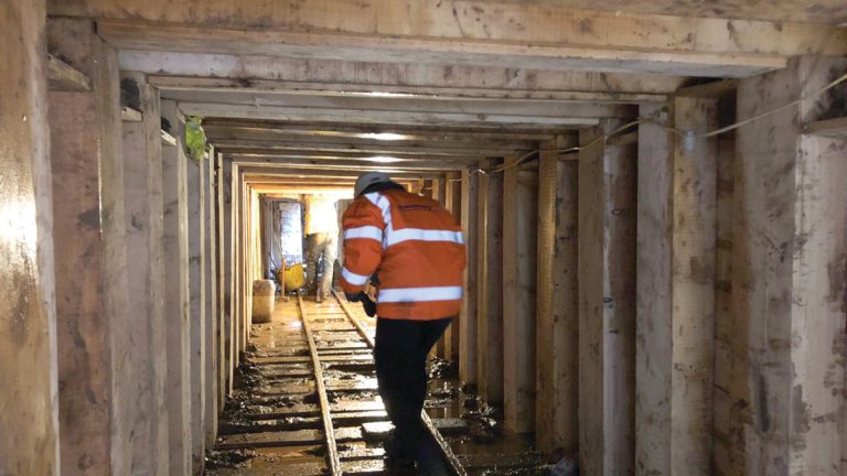 Completed timber heading structure - Courtesy of MMB