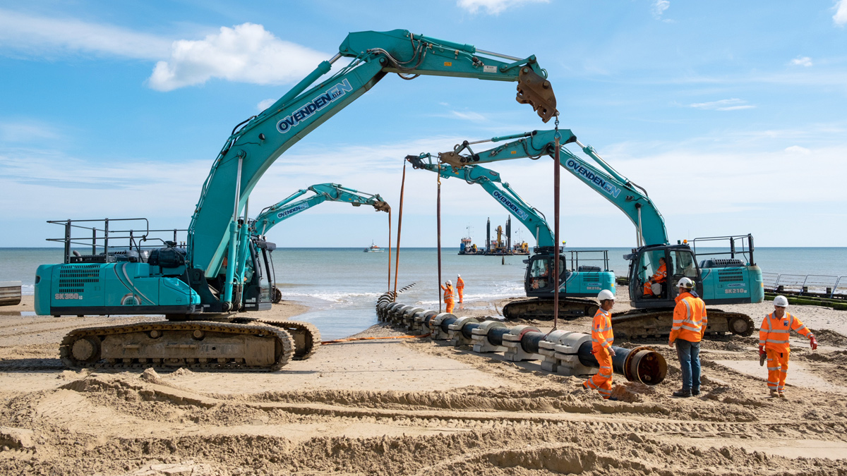 Final alignment of the outfall following float and flood installation - Courtesy of Royal HaskoningDHV