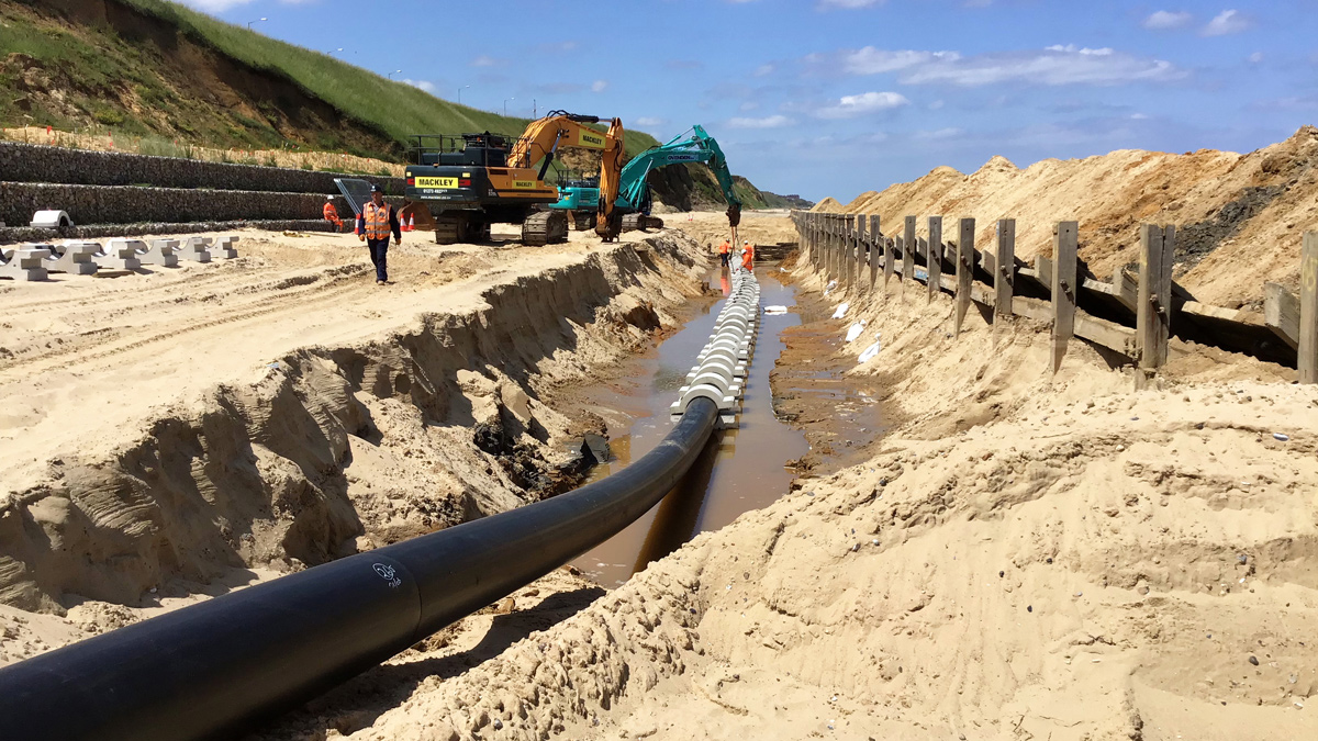 Interconnecting pipe installation - Courtesy of Royal HaskoningDHV