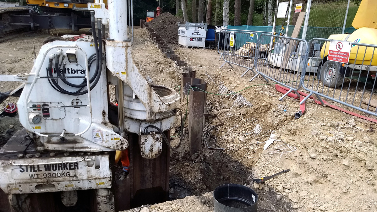 Silent piling by Keltbray Sheet Piling Ltd - Courtesy of MMB