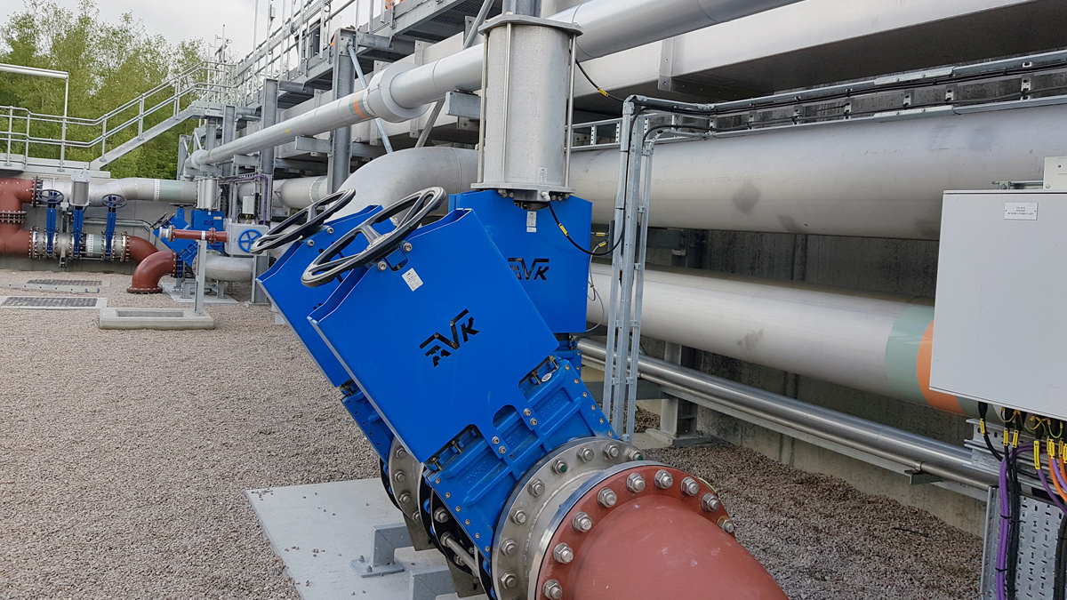 Knife gate valves on the pipe rack - Courtesy of EPS Group