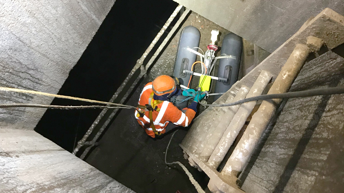 Bespoke floating rig for existing tunnel survey - Courtesy on nmcn PLC