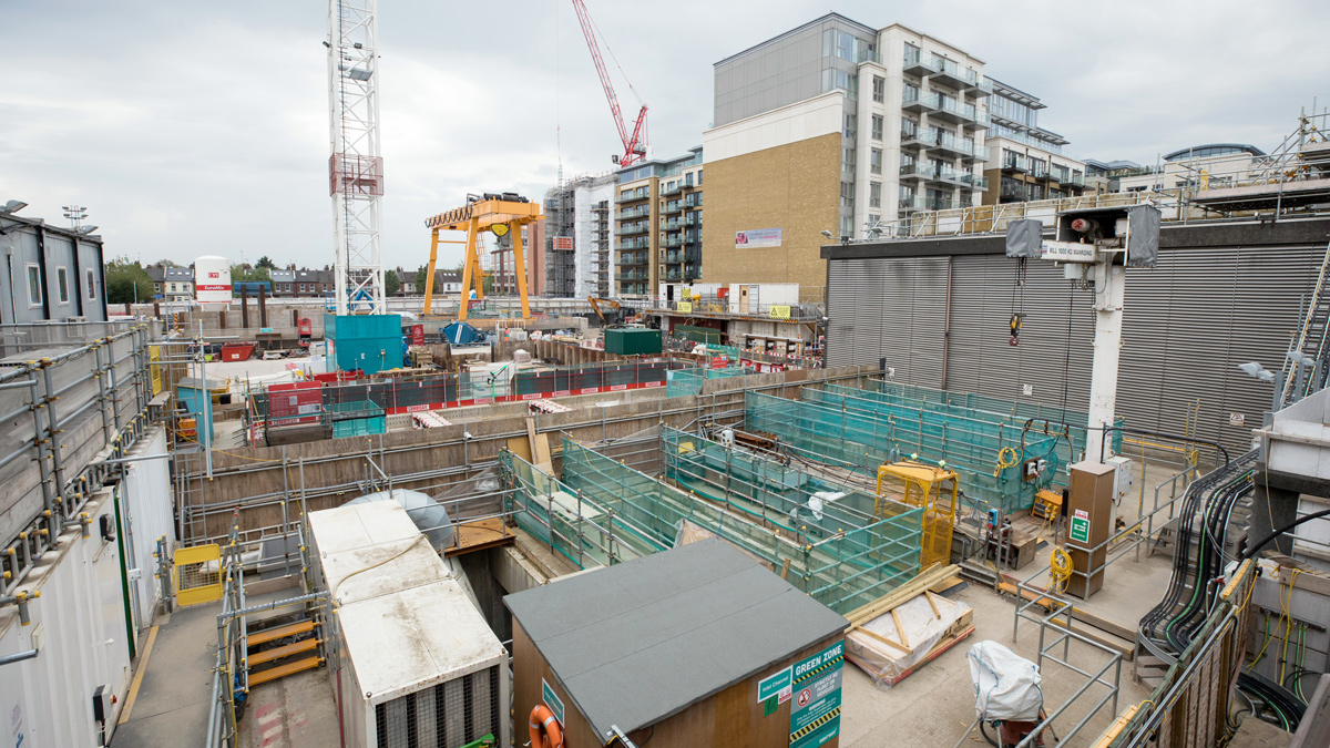 Hammersmith Pumping Station (right) with inlet channel (foreground) - Courtesy of BMB JV