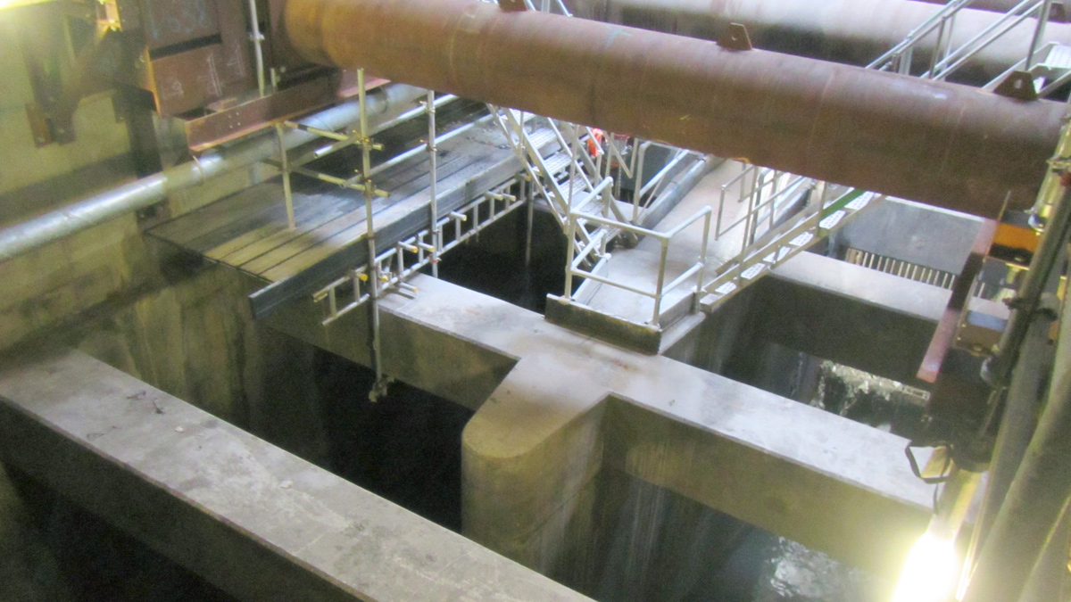 Existing cutwall and intermediate level props - Courtesy of BMB JV