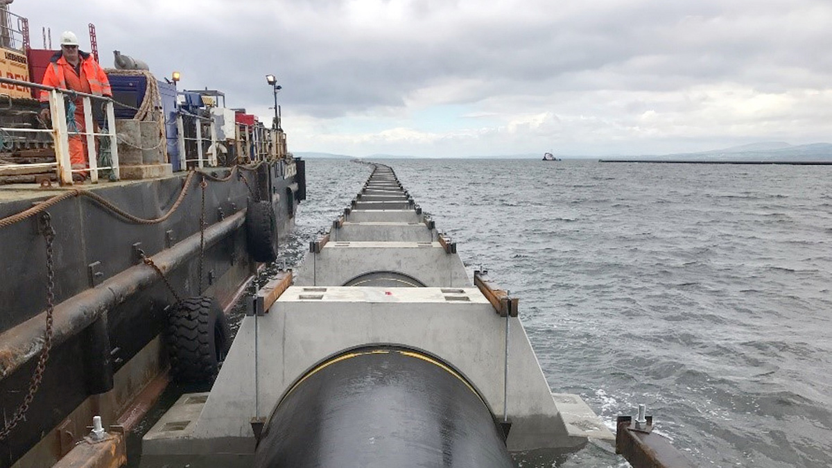 Concrete collars fitted in Lough Foyle - Courtesy of J Murphy & Sons