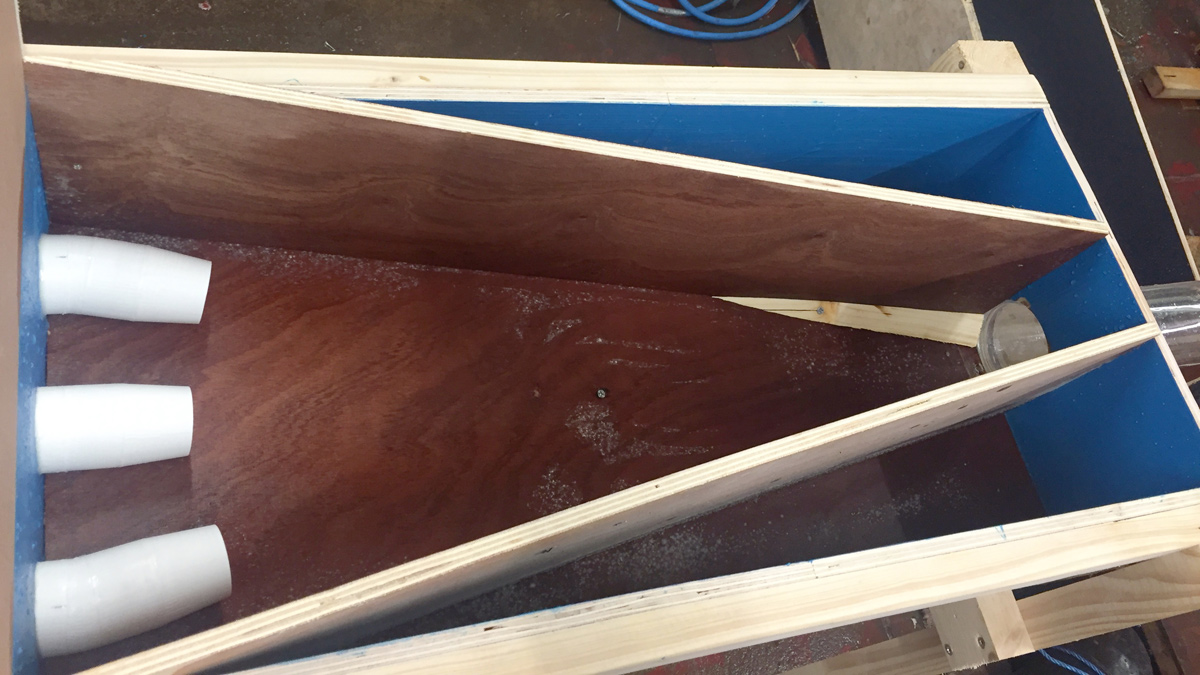 Transition chamber and 3 siphon pipes discharging at design flow of 3.6m3/s - Courtesy of MMB