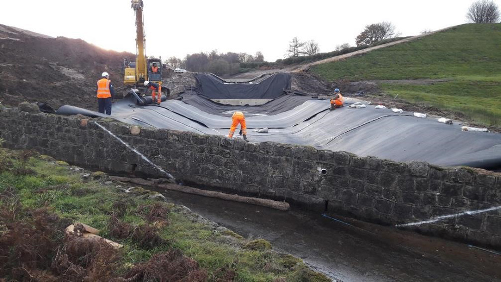 Installation of the liner - Courtesy of MMB