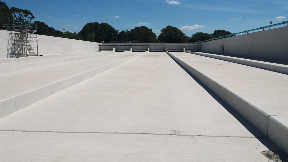 Nabs Head 20,000m3 twin tank build: view of 10,000m3 tank with six flushing lanes - Courtesy of United Utilities