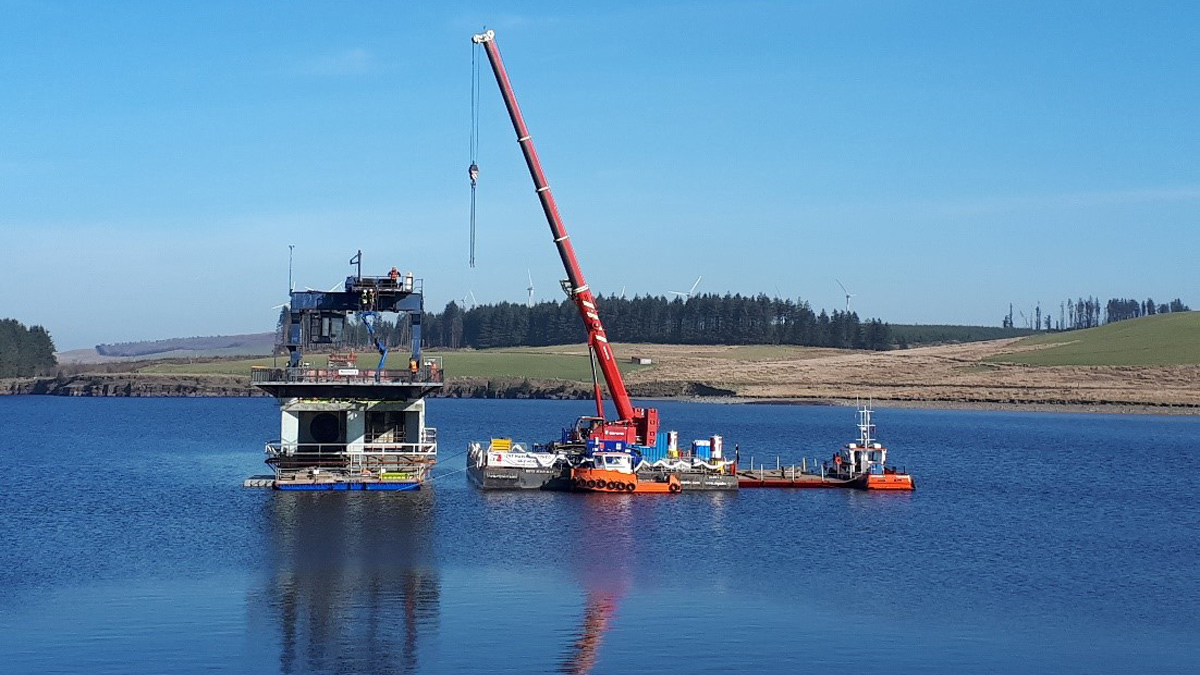 Dismantling original crane - Courtesy of MMB