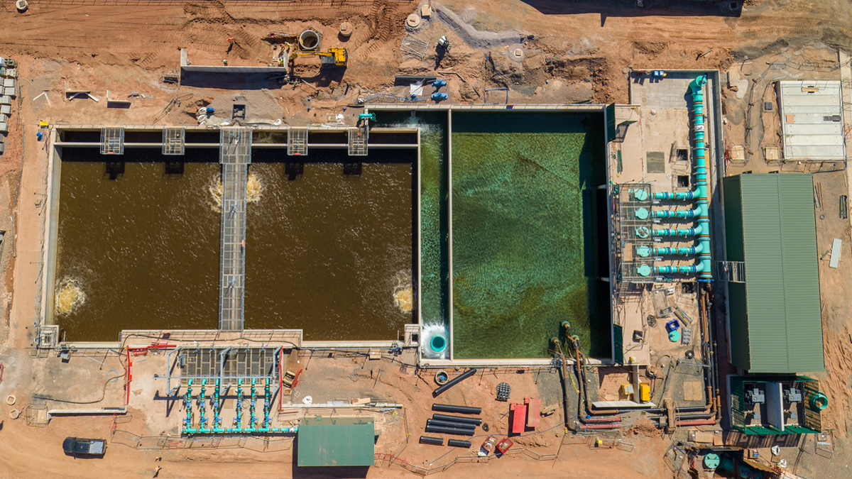 Aerial view of twin compartment dirty backwash tank (left) and liquors/emergency return PS (right) - Courtesy of Severn Trent