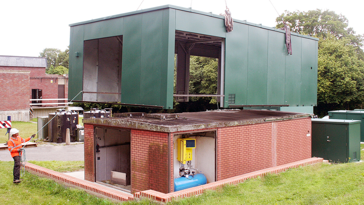 Measuring 8700mm long by 5300mm wide by 3000mm high, this UltraSecure modular building was 3D modelled and precision manufactured to fit snugly around existing infrastructure with minimal extension of footprint