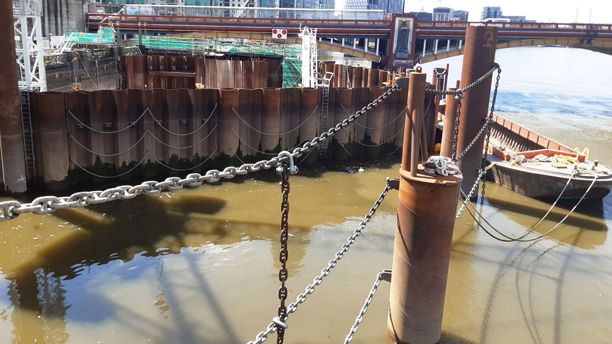 Ship impact chains at ALBEF cofferdam 2 - Courtesy of FLO JV