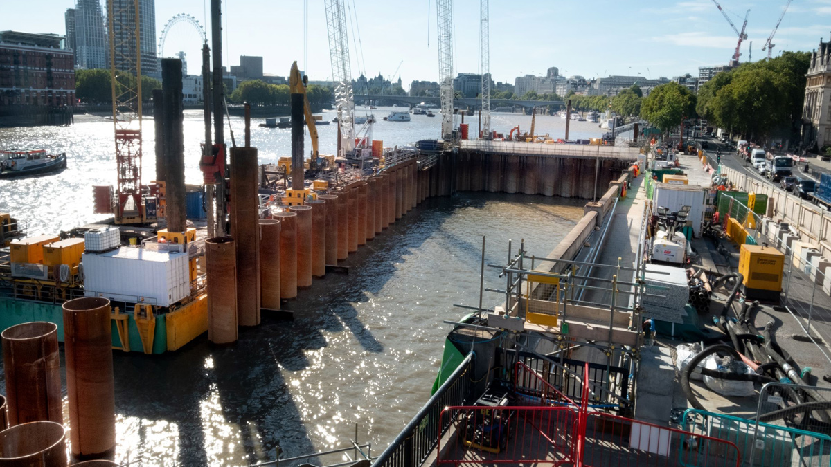 Piling rig boring out concrete section of BLABF piles - Courtesy of FLO JV