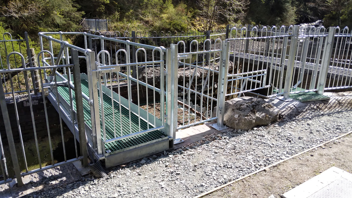 Trash screen entrance - Courtesy of nmcn PLC