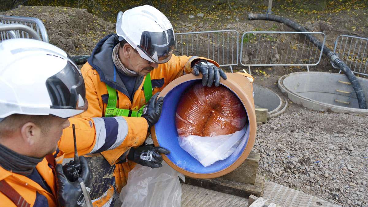 Arrival of the everted liner into the test sample pipes - Courtesy of Wessex Water