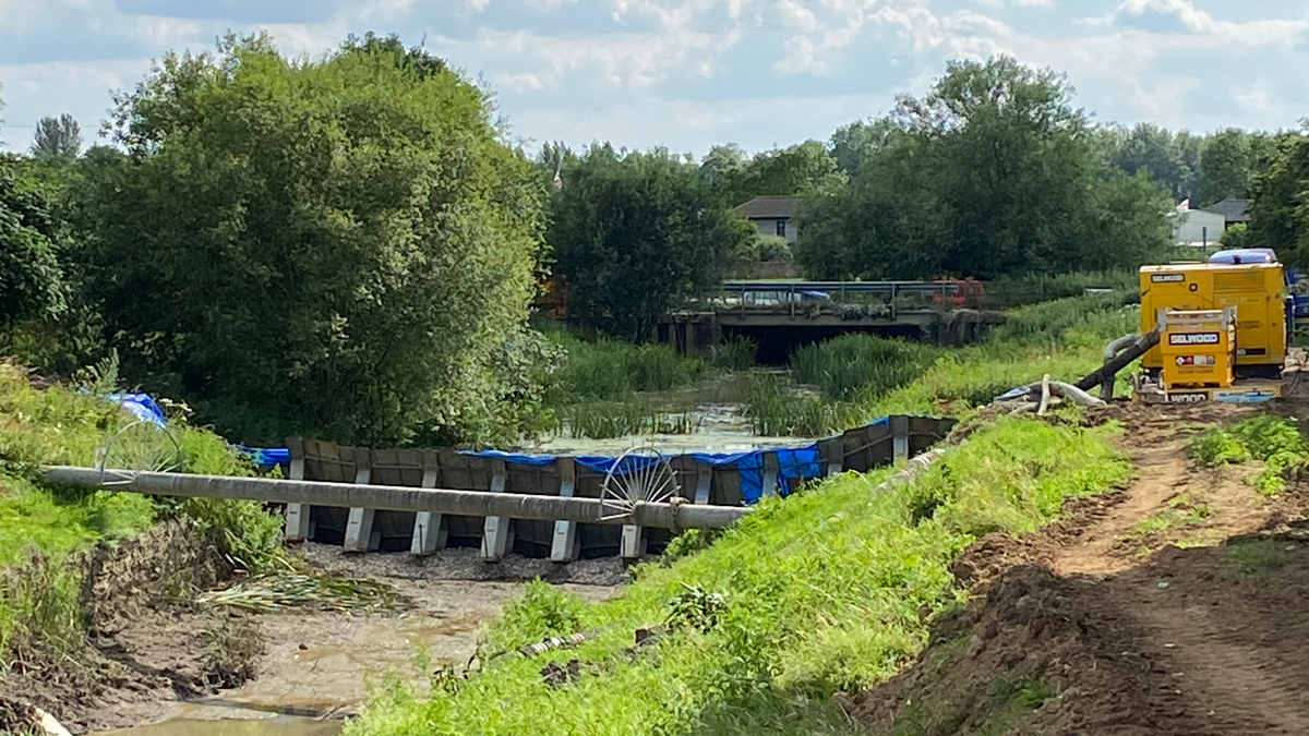 Yalding cofferdam - Courtesy of Trant Engineering