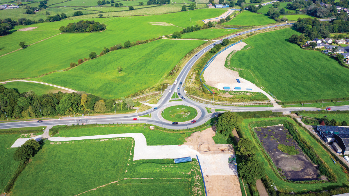 Pipeline crossing key arterial highway route - Courtesy of Advance-plus