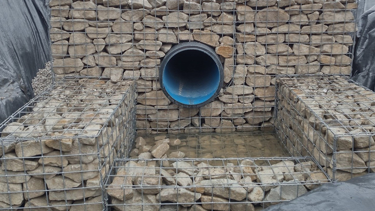 Gabion headwall, outlet from bioretention system into Ram Wood Beck - Courtesy of MMB