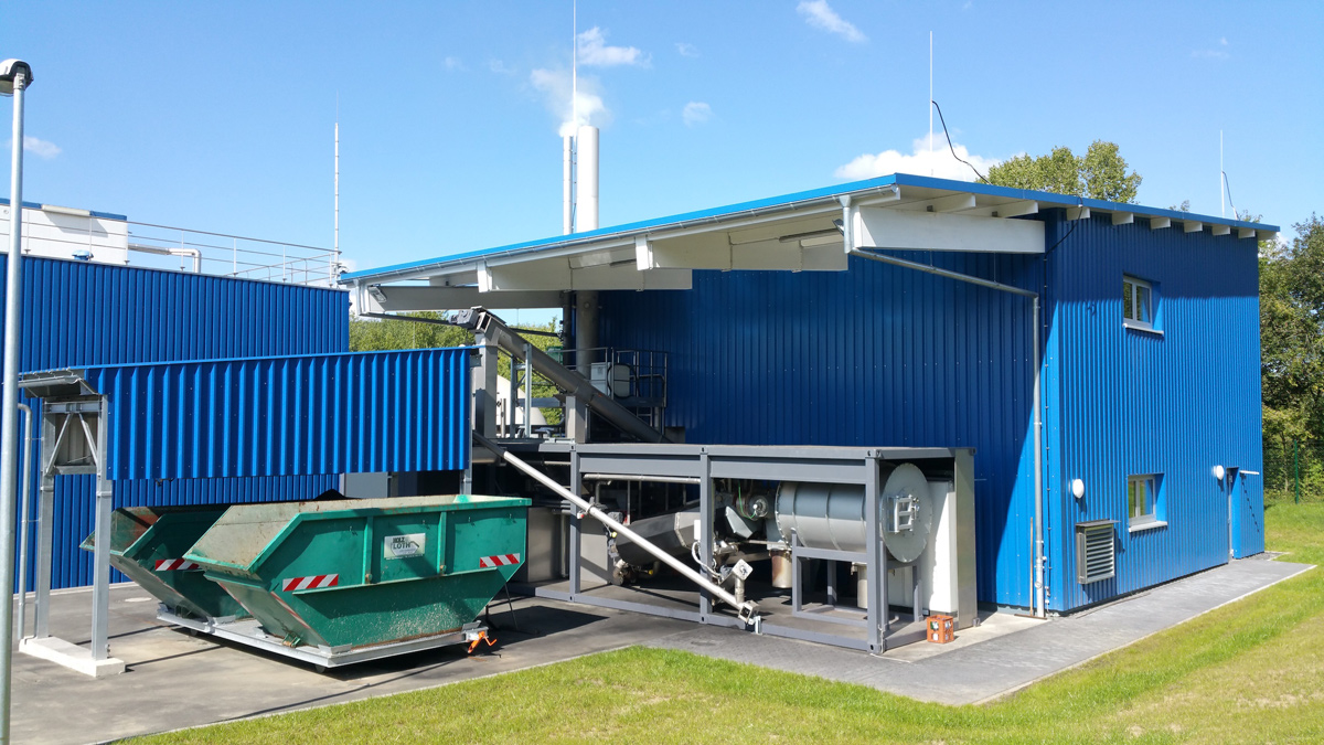 Sludge treatment building Linz-Unkel WwTP (lateral view) - Courtesy of Eliquo Stulz